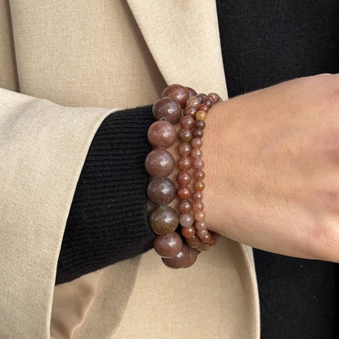 SOÏ -  KRYSTAL ARMBÅND - LILLA BRUN AVENTURIN 6 MM.