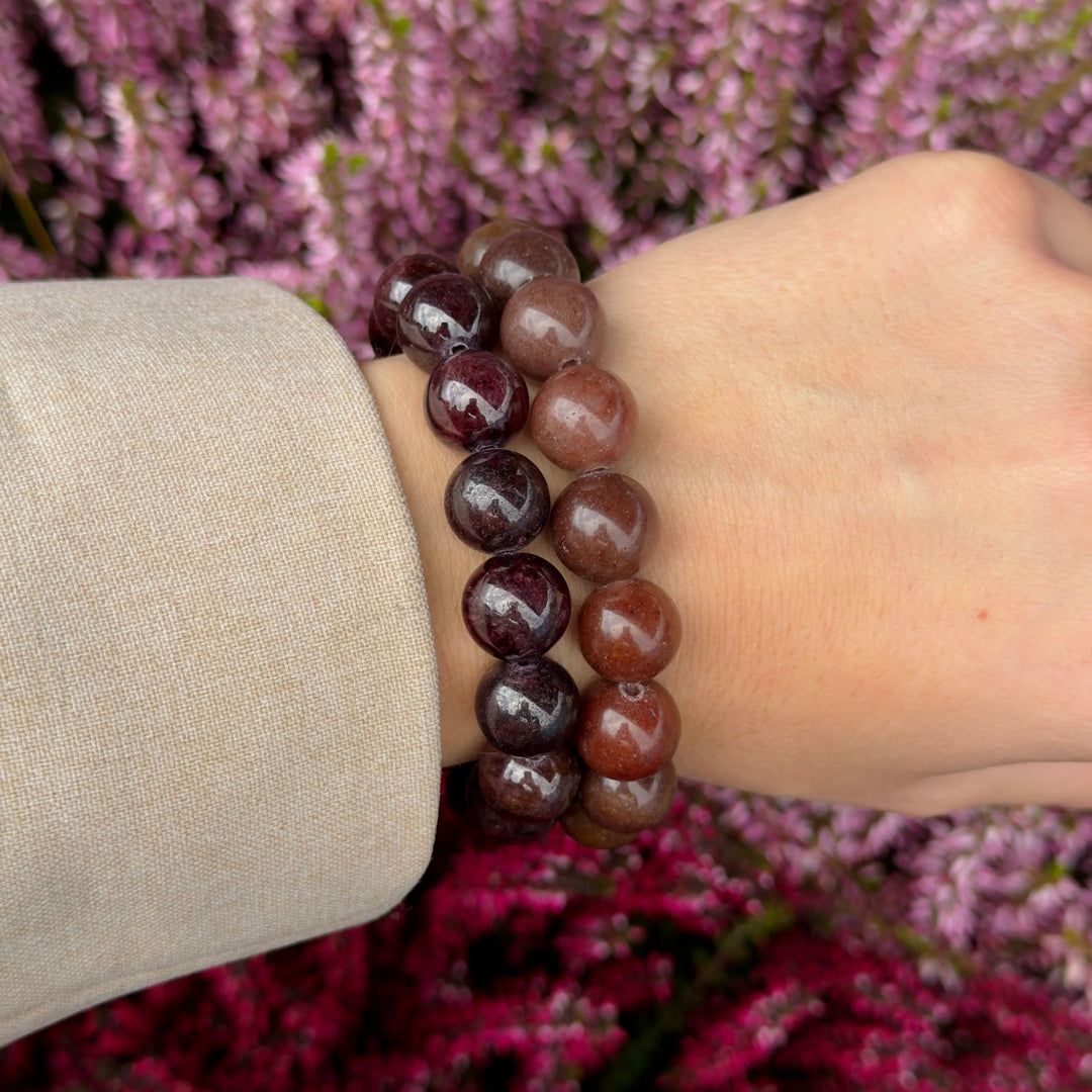 SOÏ - KRYSTAL ARMBÅND - CHUNKY GRANAT 12 MM.