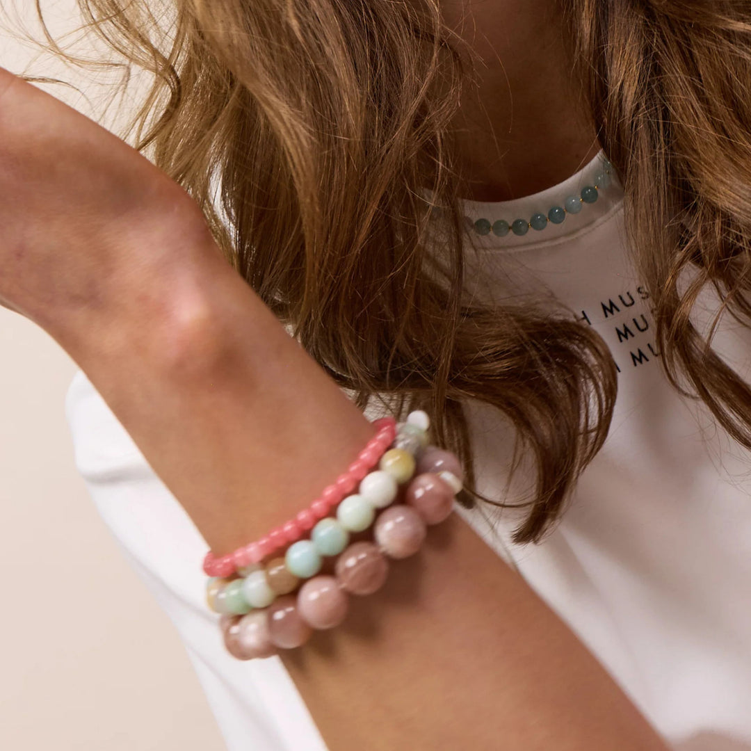 SOÏ - KRYSTAL ARMBÅND - REDSTONE QUARTZ 4 MM.