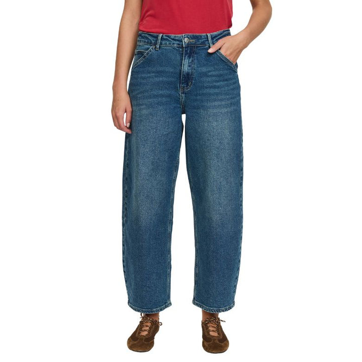 SOFT REBELS - JEANS - AMELIE CROPPED BARREL SR526-803 - MID WASHED BLUE DENIM